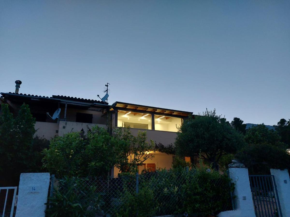 Mama House Con Vista Mare Apartment Кала Гононе Екстериор снимка