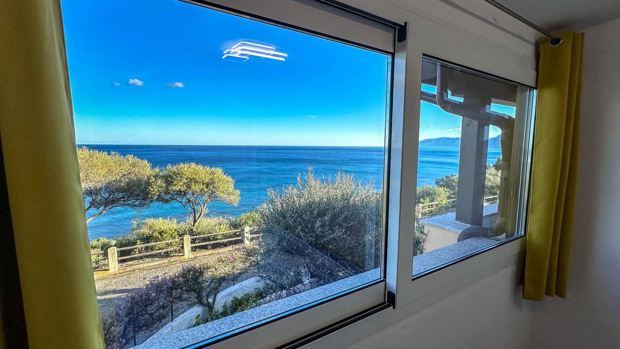 Mama House Con Vista Mare Apartment Кала Гононе Екстериор снимка