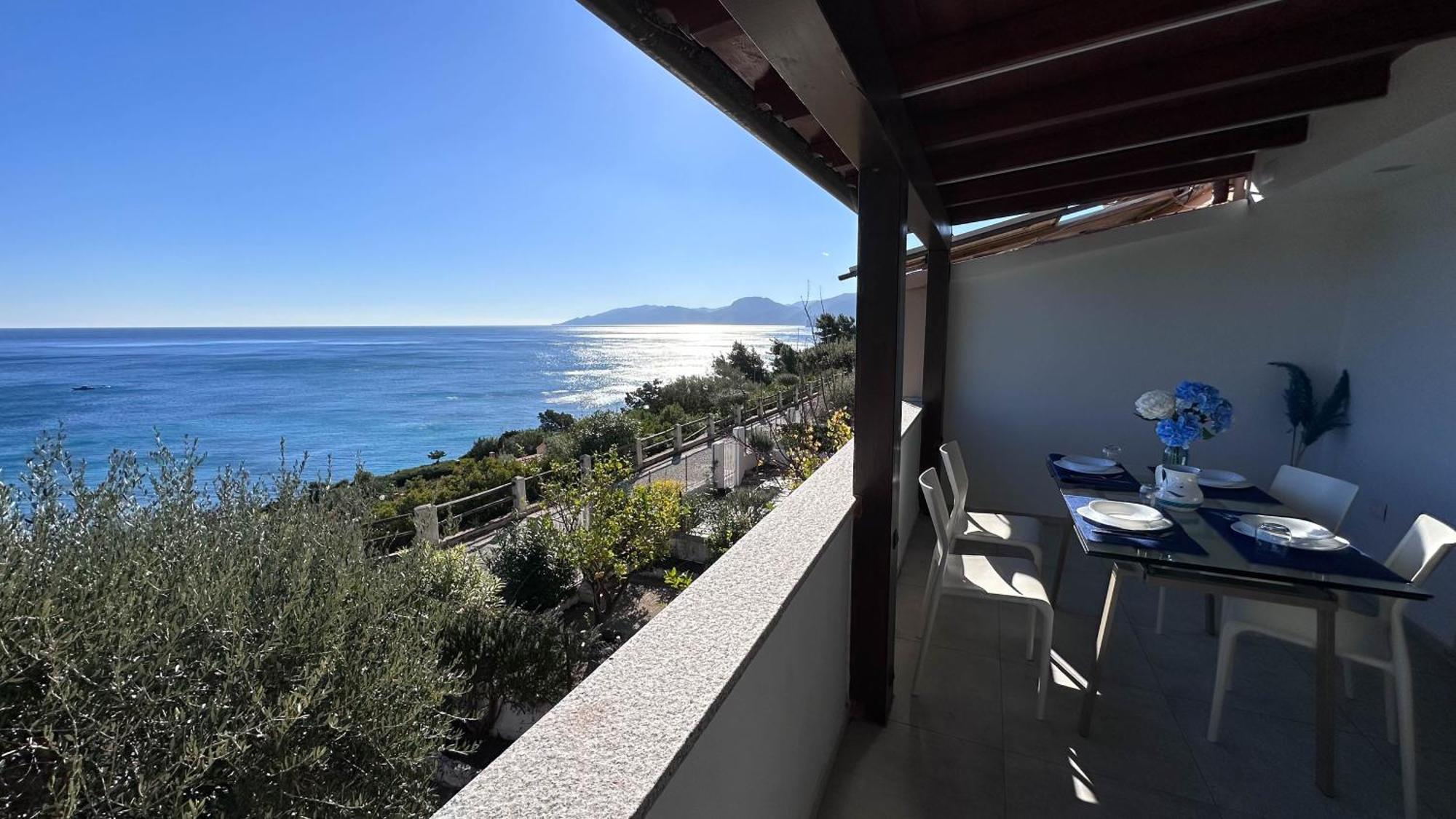 Mama House Con Vista Mare Apartment Кала Гононе Екстериор снимка