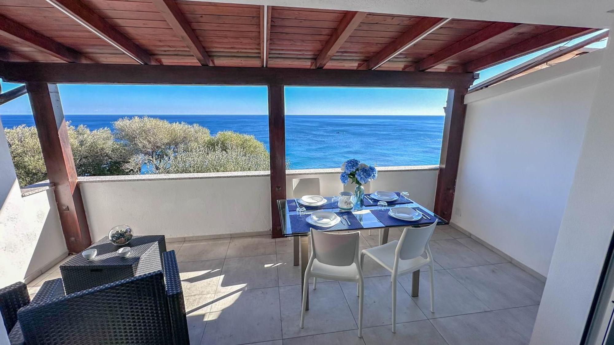 Mama House Con Vista Mare Apartment Кала Гононе Екстериор снимка