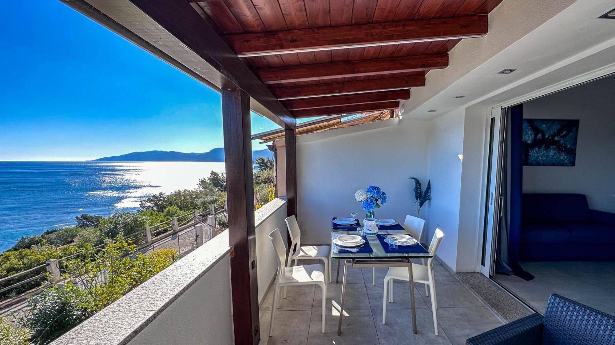 Mama House Con Vista Mare Apartment Кала Гононе Екстериор снимка