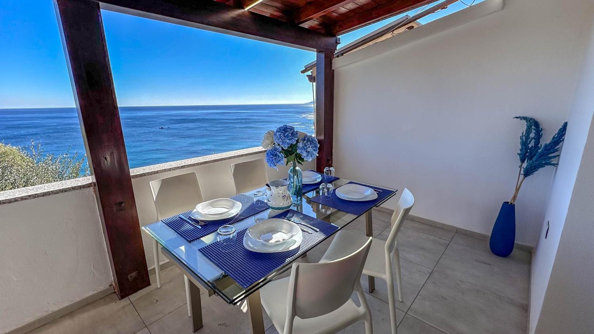 Mama House Con Vista Mare Apartment Кала Гононе Екстериор снимка