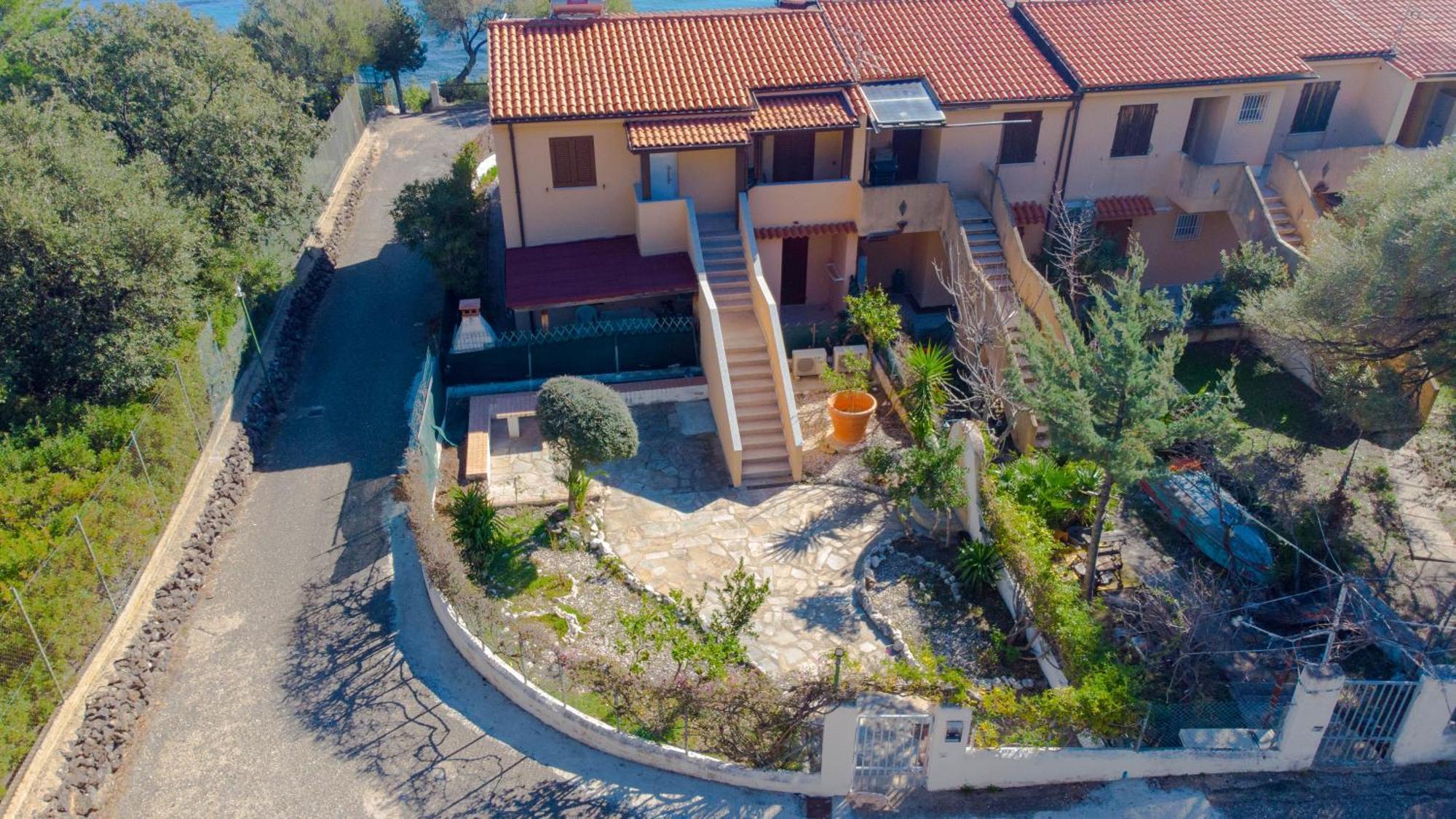 Mama House Con Vista Mare Apartment Кала Гононе Екстериор снимка